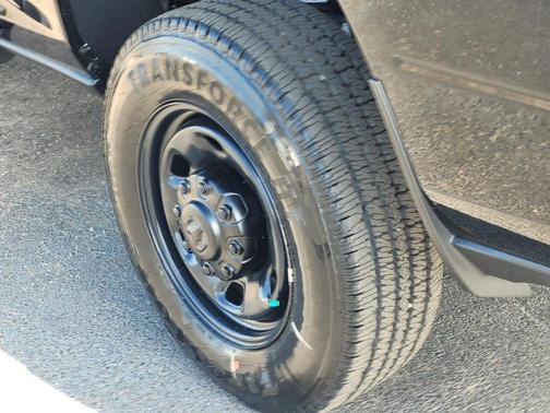 Diamond Black Crystal Pearlcoat 2026 RAM 2500 Tradesman Crew Cab 4x4 6'4' Box