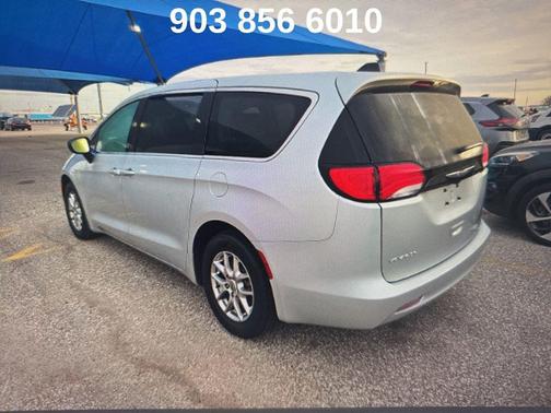 2024 Chrysler Voyager LX