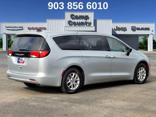 Silver Mist Clearcoat 2024 Chrysler Voyager LX