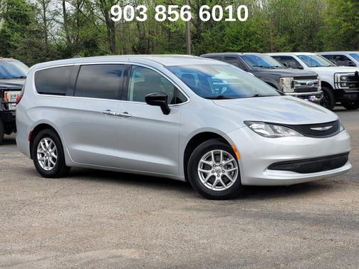 2024 Chrysler Voyager LX