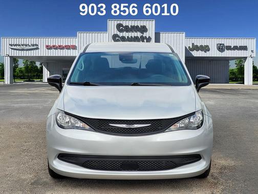 Silver Mist Clearcoat 2024 Chrysler Voyager LX