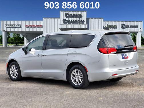 Silver Mist Clearcoat 2024 Chrysler Voyager LX