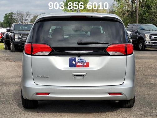 2024 Chrysler Voyager LX