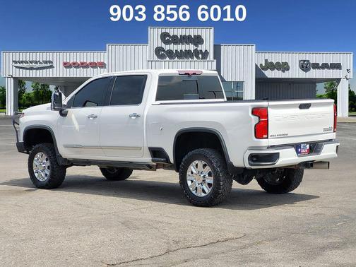 Iridescent Pearl Tricoat 2024 Chevrolet Silverado 2500 High Country