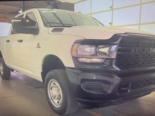 2024 RAM 2500 Tradesman Crew Cab 4x4 6'4' Box