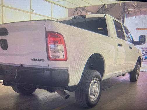 2024 RAM 2500 Tradesman Crew Cab 4x4 6'4' Box