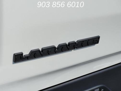 Ivory White Tri-Coat Pearlcoat 2026 RAM 1500 Laramie