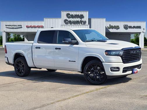 Ivory White Tri-Coat Pearlcoat 2026 RAM 1500 Laramie