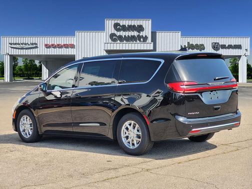 Diamond Black Crystal Pearlcoat 2027 Chrysler Pacifica L