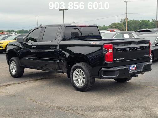 Black 2022 Chevrolet Silverado 1500 Custom