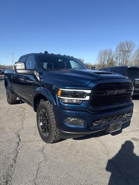 2023 RAM 2500 Laramie Crew Cab 4x4 6'4' Box