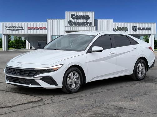 2025 Hyundai ELANTRA SE