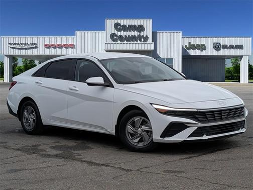 2025 Hyundai ELANTRA SE