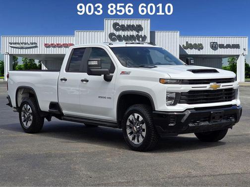 Summit White 2024 Chevrolet Silverado 2500 Custom