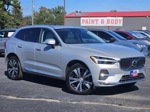 2023 Volvo XC60 B5 Ultimate Bright Theme