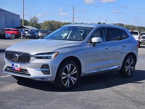 2023 Volvo XC60 B5 Ultimate Bright Theme