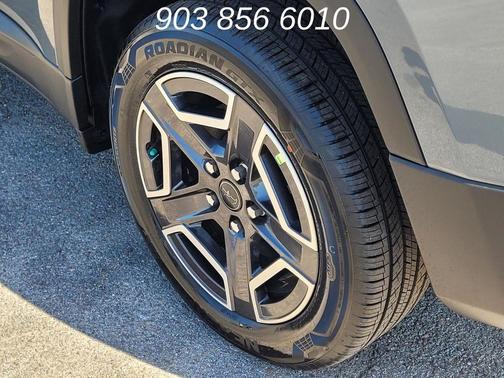 Sting-Gray Clearcoat 2026 Jeep Cherokee Laredo 4x4