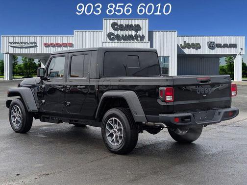 Black Clearcoat 2026 Jeep Gladiator Sport S