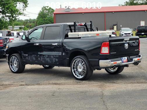 Diamond Black Crystal Pearlcoat 2021 RAM 1500 Big Horn/Lone Star