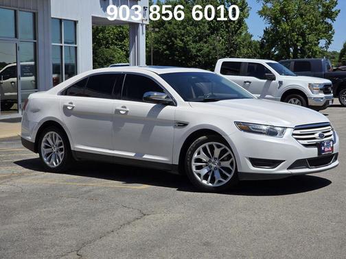 White Platinum Metallic Tri-Coat 2019 Ford Taurus Limited
