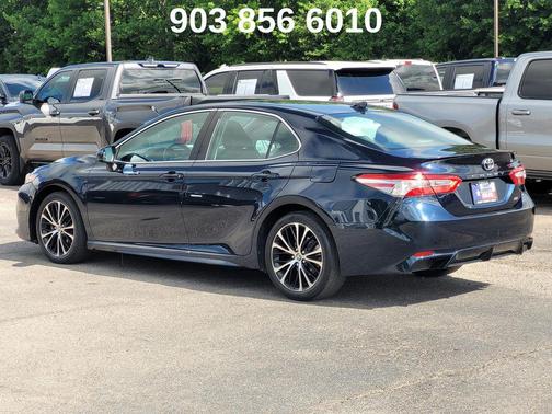 Galactic Aqua Mica 2020 Toyota Camry SE