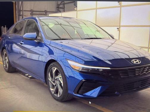 2025 Hyundai ELANTRA SEL