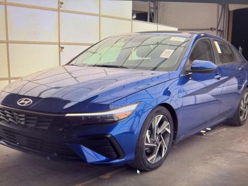 2025 Hyundai ELANTRA SEL