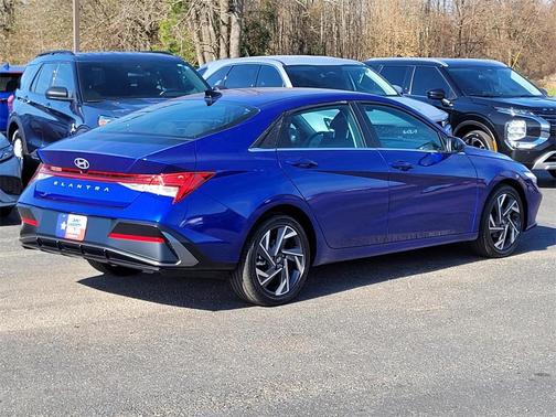 2025 Hyundai ELANTRA SEL