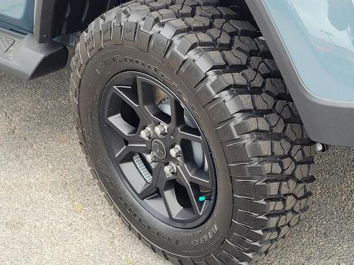 Anvil Clearcoat 2026 Jeep Gladiator Texas Trail 4x4