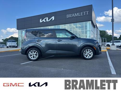 Gravity Gray 2023 Kia Soul LX