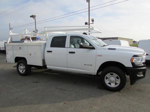 2022 RAM 2500 Tradesman Crew Cab 4x4 8' Box