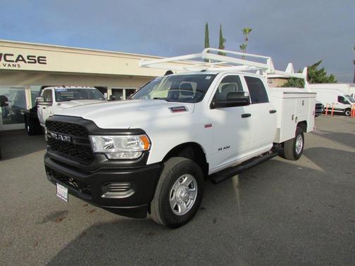 2022 RAM 2500 Tradesman Crew Cab 4x4 8' Box