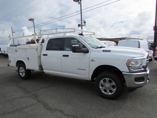 2023 RAM 3500 Big Horn Crew Cab 4x4 8' Box