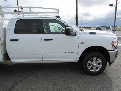 2023 RAM 3500 Big Horn Crew Cab 4x4 8' Box