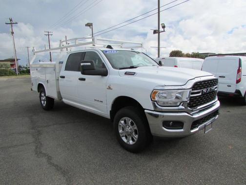 2023 RAM 3500 Big Horn Crew Cab 4x4 8' Box