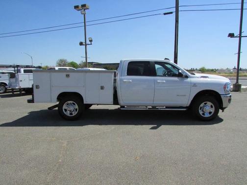 2022 RAM 3500 Big Horn Crew Cab 4x4 8' Box