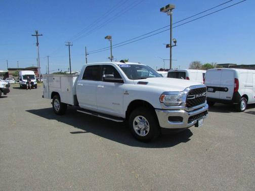 2022 RAM 3500 Big Horn Crew Cab 4x4 8' Box