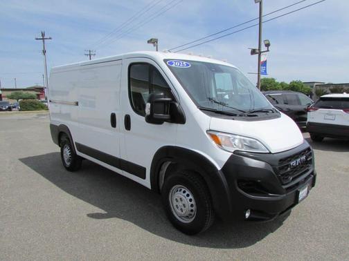 Bright White 2025 RAM ProMaster 2500 Tradesman