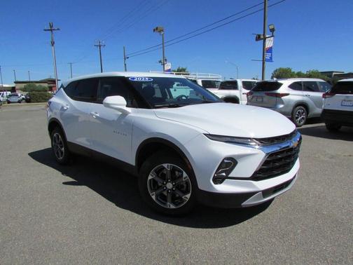 Summit White 2025 Chevrolet Blazer 2LT