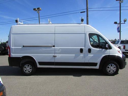 Bright White Clearcoat 2024 RAM ProMaster 2500 High Roof