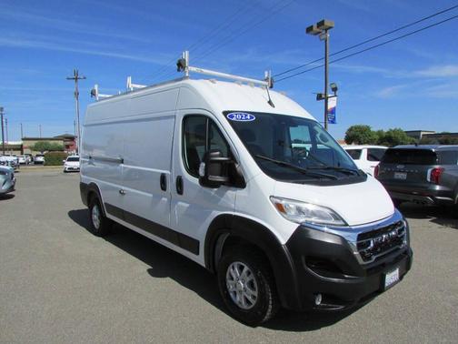 Bright White Clearcoat 2024 RAM ProMaster 2500 High Roof