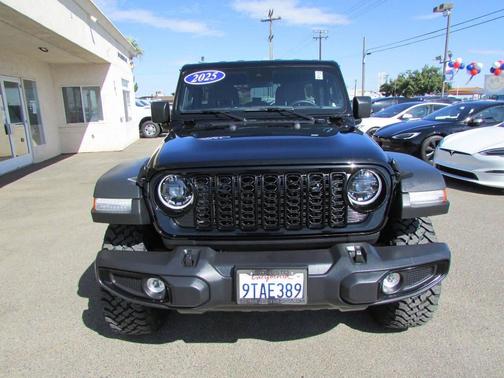 Black Clearcoat 2025 Jeep Wrangler Willys