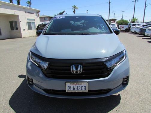 Sonic Gray Pearl 2024 Honda Odyssey Sport
