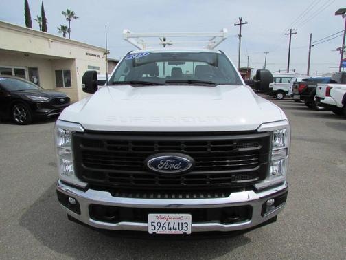 Oxford White 2023 Ford F-250 XL