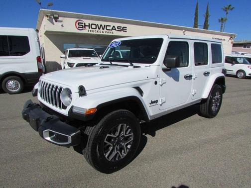 2025 Jeep Wrangler 4-Door Sahara 4x4
