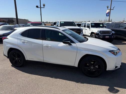 Eminent White Pearl 2021 Lexus UX 250h Base