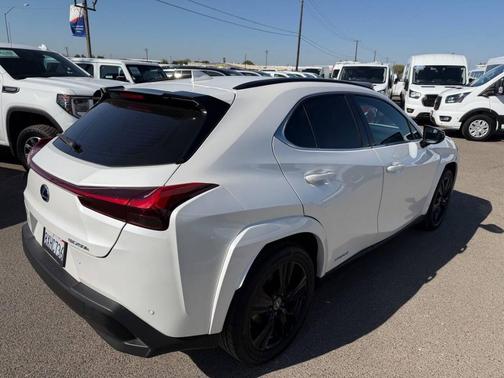 Eminent White Pearl 2021 Lexus UX 250h Base