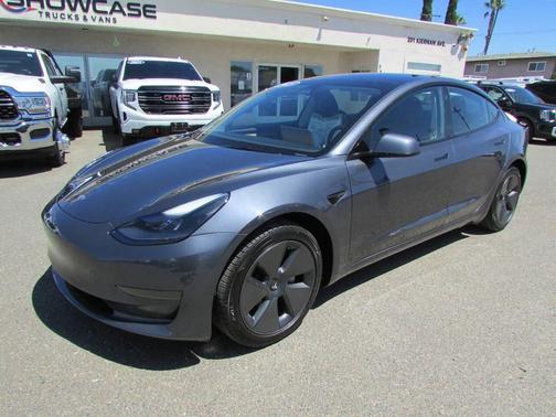 Midnight Silver Metallic 2023 Tesla Model 3 Standard Range