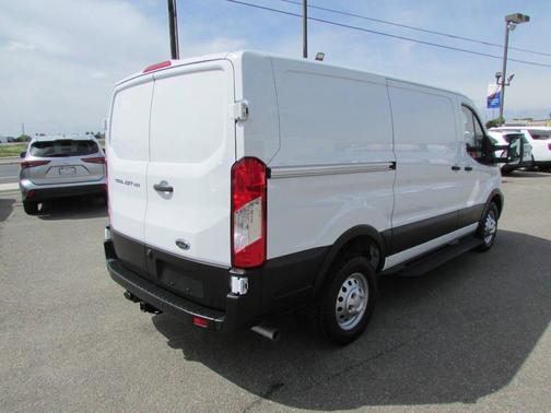 Oxford White 2023 Ford Transit-250 Base