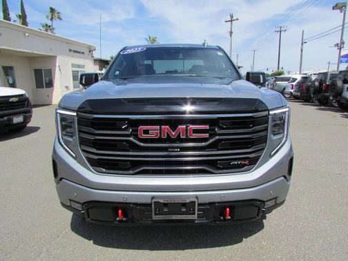 Sterling Metallic 2025 GMC Sierra 1500 AT4